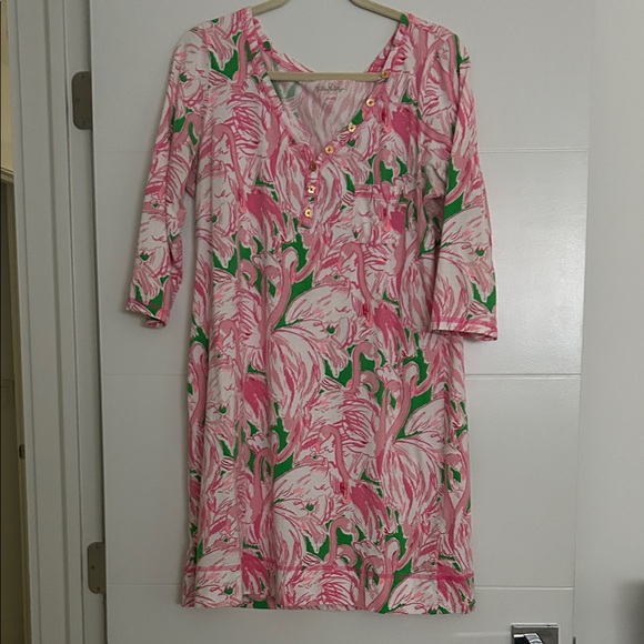 Lilly Pulitzer Dresses & Skirts - Lilly Pulitzer pink/green/white flamingo dress.   Size XL.